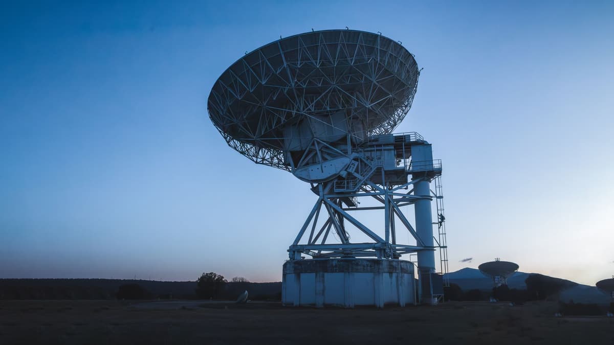 home built radio telescope dish backyard