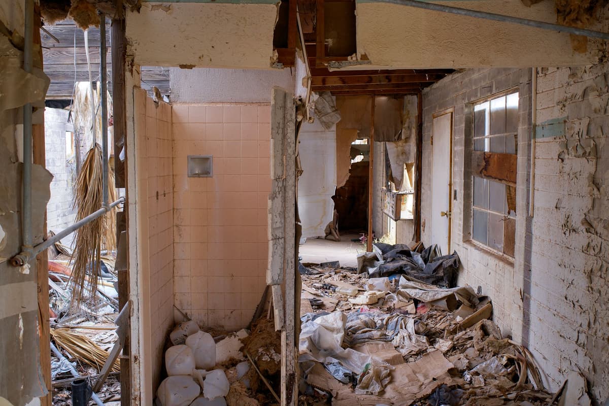 abandoned motel along rural Florida highway